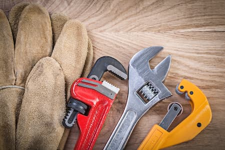 3 ways handyman service maintains home